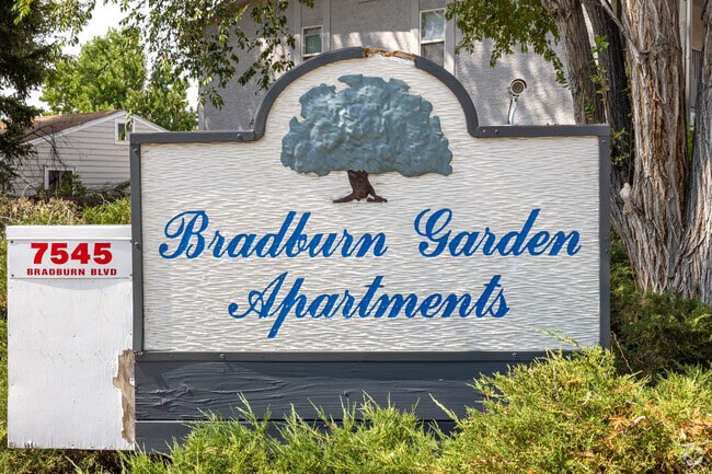 Signage - Bradburn Gardens