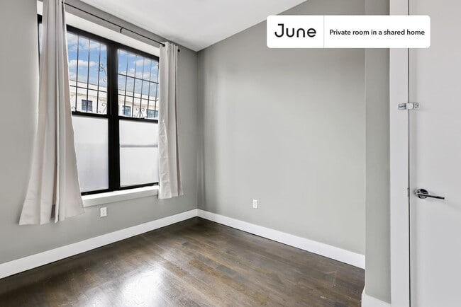 Room in Shared 4 bed/2 bath home in Crown Heights