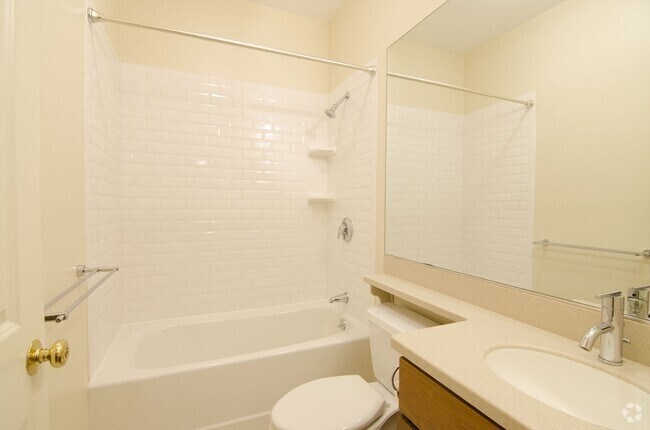 Building Photo - 406 Marlborough St Unit 6 Rental