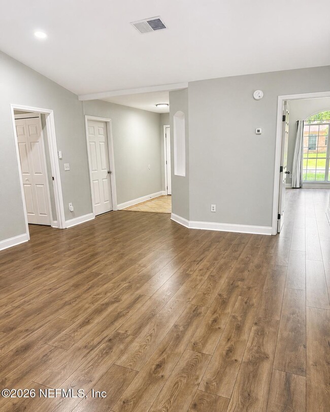 Photo - 7945 Macinnes Dr