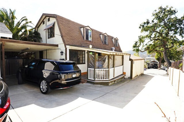 Photo - 2615 Manhattan Ave