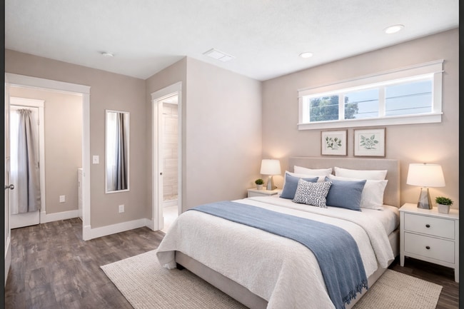 Photo - 418 E Hawthorne Rd