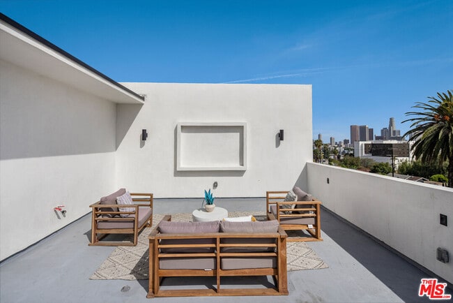 Photo - 2003 Bellevue Ave