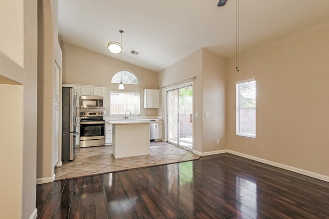 Photo - 14823 W Dovestar Dr