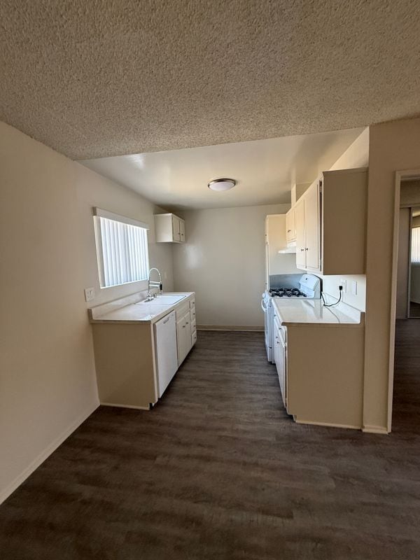 Photo - 17801 Sherman Way