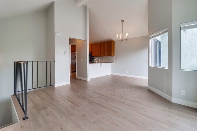 Photo - 4449 Hamilton St