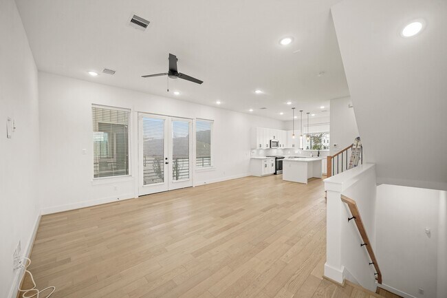 Photo - 2811 Anita St