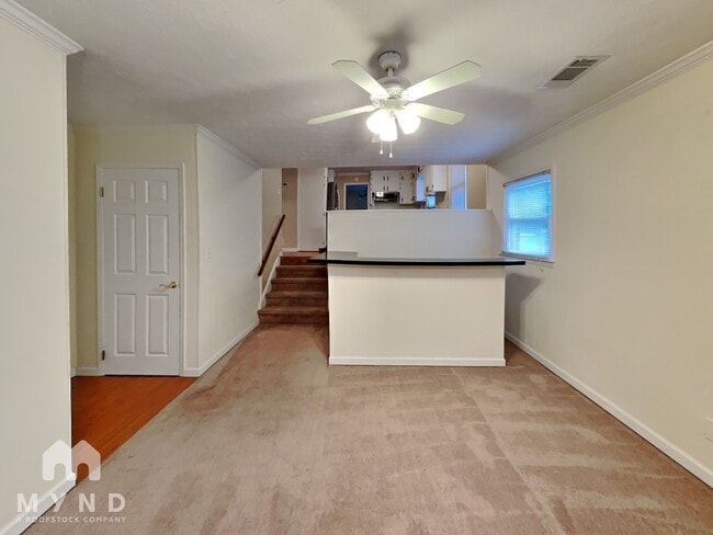 Photo - 1645 Brantford Dr