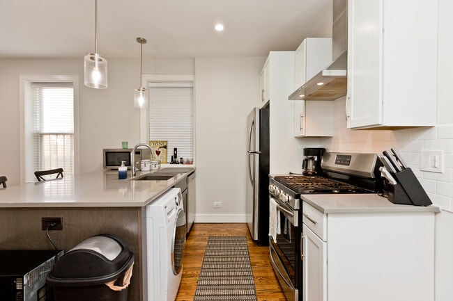 Photo - 2045 N Wolcott Ave Unit 1R