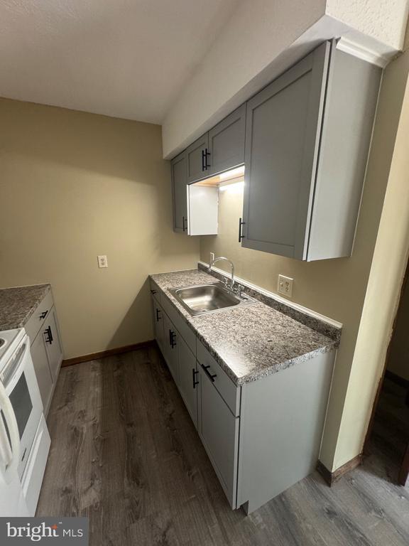 Photo - 520 Allston Cir