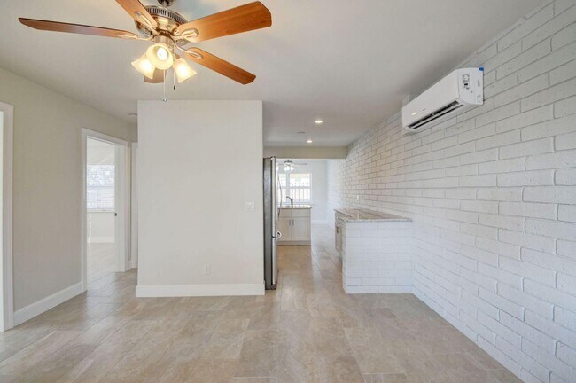 Photo - 201 George Bush Blvd