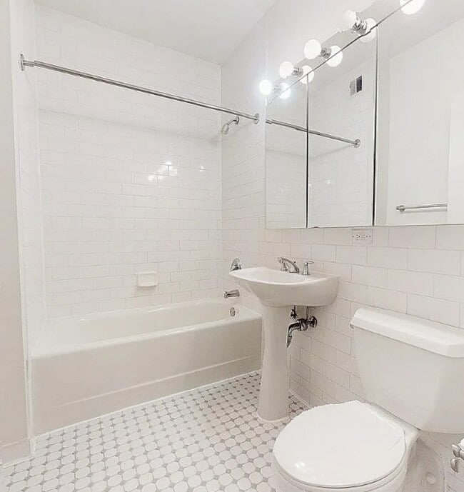 Photo - Washington Street Unidad 7C