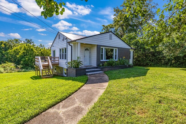 Photo - 330 Birdwell Cir
