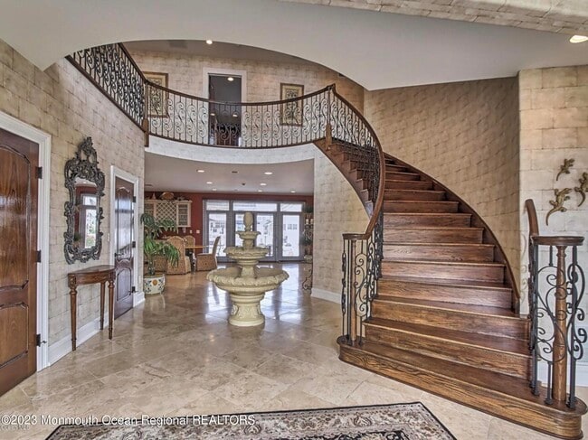 Photo - 220 Pointe Dr