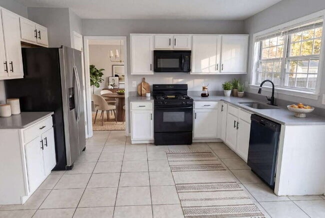 Photo - 370 Darter Run NW