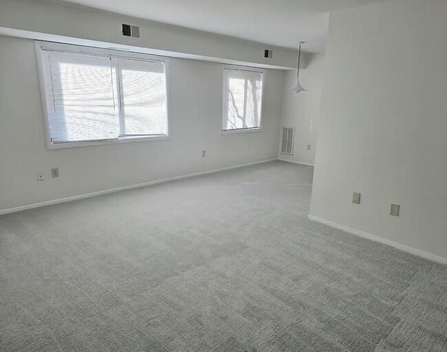 Photo - 3102 Commonwealth Ave Unidad 104