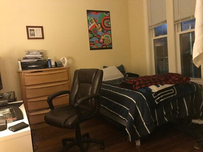 Photo - 731 Parker St Unidad 2