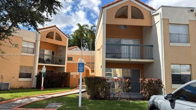 Photo - 6288 NW 186th St Unidad 201