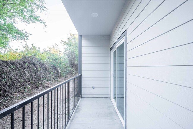 Photo - 2101 Reinke Rd Unit 8205