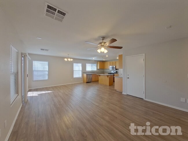 Photo - 1227 Golden Apple St