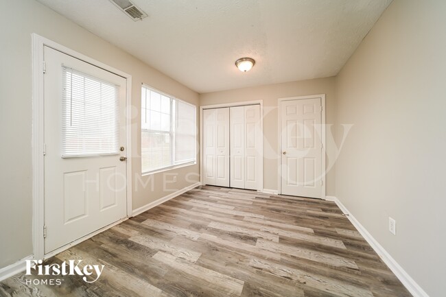 Photo - 350 Country Club Dr