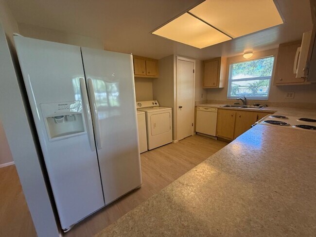 Photo - 2bedroom 2bath updated end unit condo on f... Unit A
