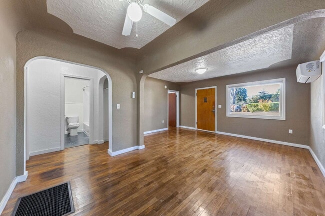 Photo - Charming 2 bedroom duplex