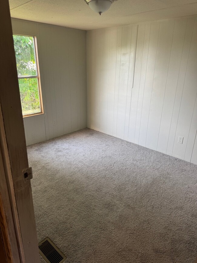 Photo - 833 Lovell Rd