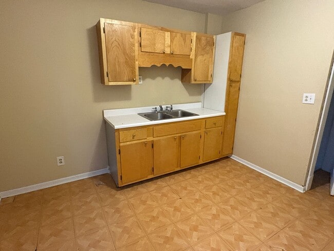 Photo - 1380 Berdan Ave