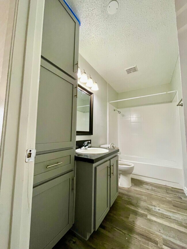 Photo - Century Oaks