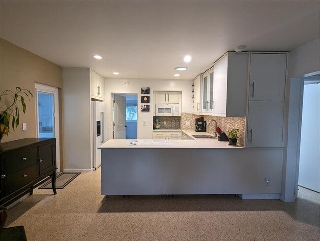 Photo - 609 NE 14th Pl