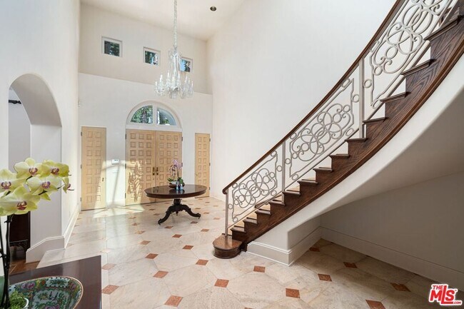 Photo - 705 Foothill Rd