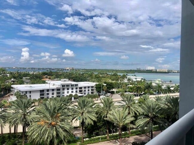 Building Photo - 10275 Collins Ave Unit 10275 Collins Ave appt 727