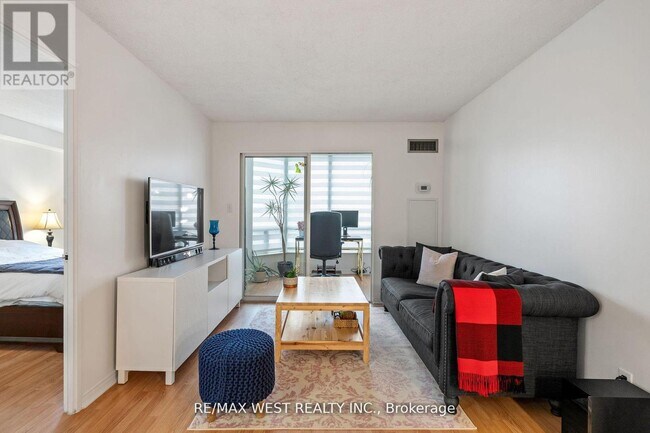 Photo - 155 Hillcrest Ave Unit 316