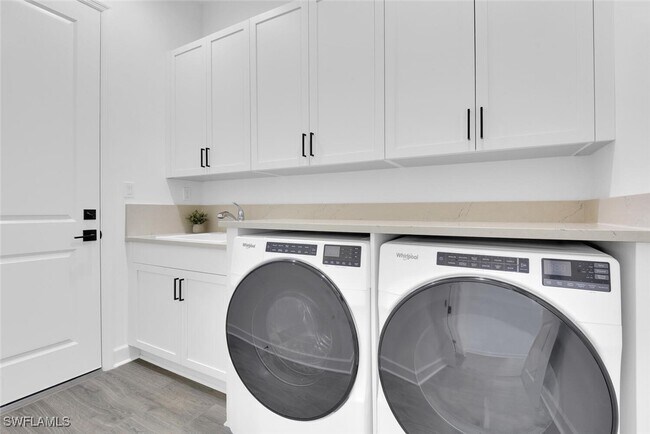 Photo - 7242 Saona CT