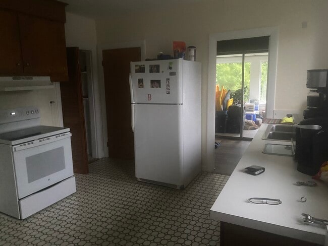 25 Florence Ave Unidad 2