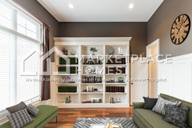 Photo - 2572 Milano Dr