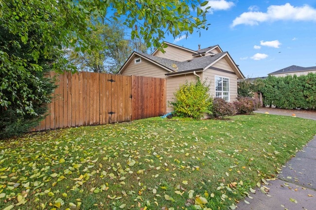 Photo - 5705 Woodside Dr SE