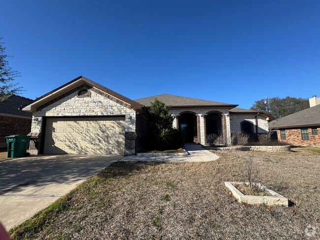 Building Photo - 1005 Doc Whitten Dr Rental