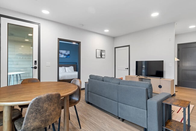 Photo - 423 E Michigan St Unit ID1032109P