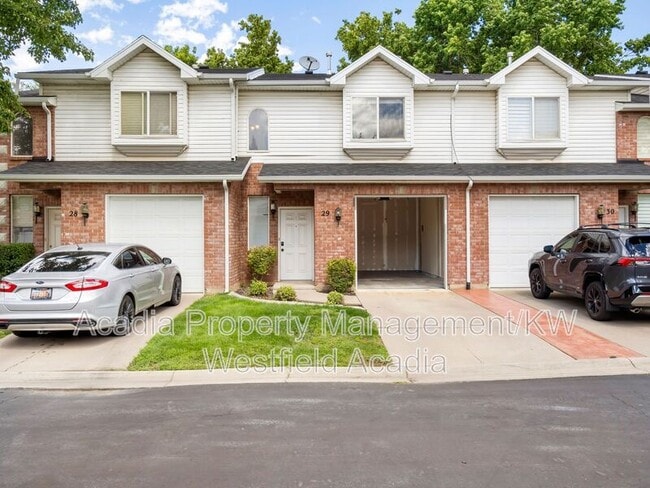 Photo - 130 Peregrine Ln