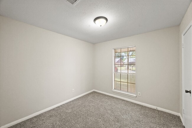 Photo - 16334 Hollow Wood Dr