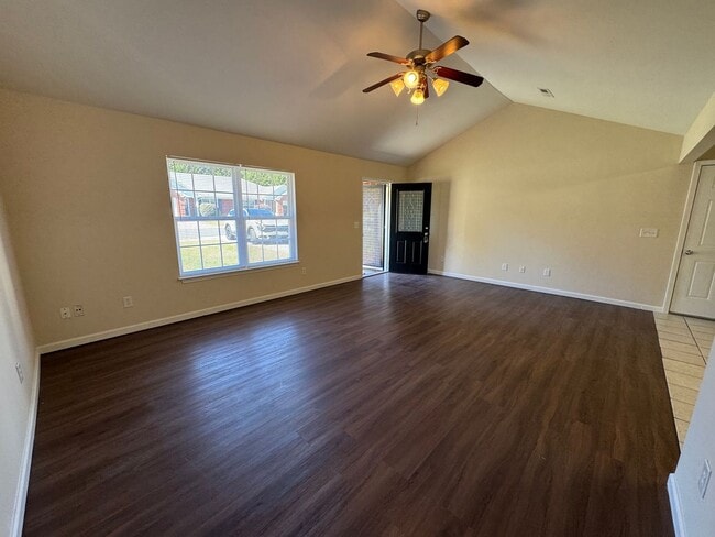 Photo - 110-112 Lyons Unidad 112 Lyons