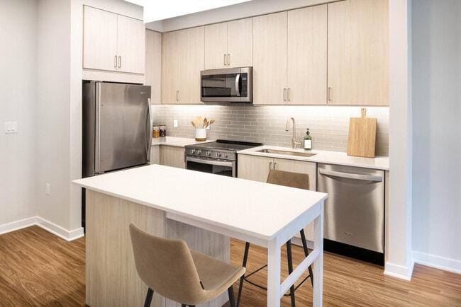 Building Photo - Avalon Wayne