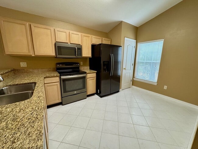 Photo - IMMACULATE 2 Bedroom / 2 Bathroom in Country Club of Mount Dora!