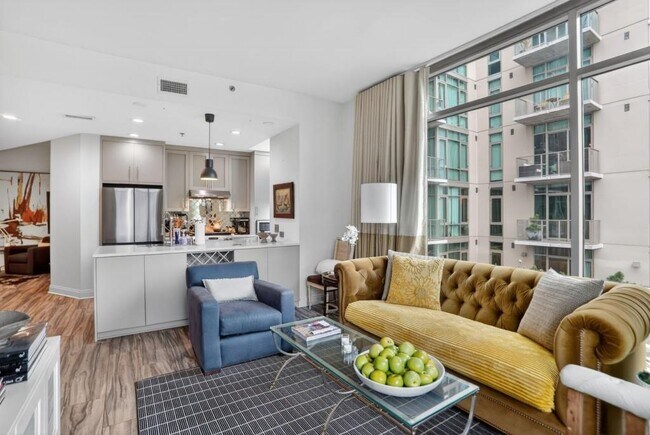 Photo - 905 Juniper St NE Unit 403