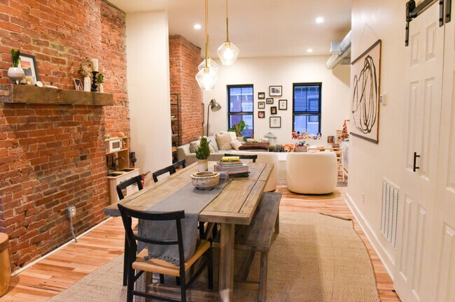 Photo - 2017 Forbes Ave