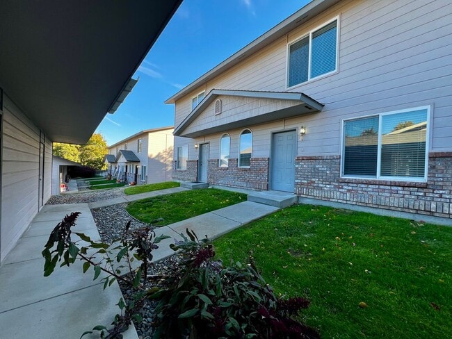 Building Photo - Non-Refundable & Security Deposit Total: $...