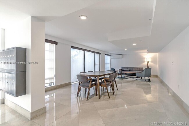 Photo - 575 Crandon Blvd Unit 406