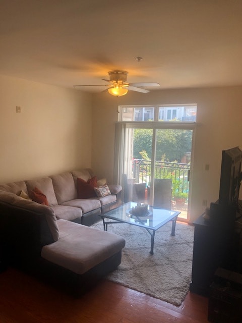 Sala de estar - 2655 Prosperity Ave Unidad 227